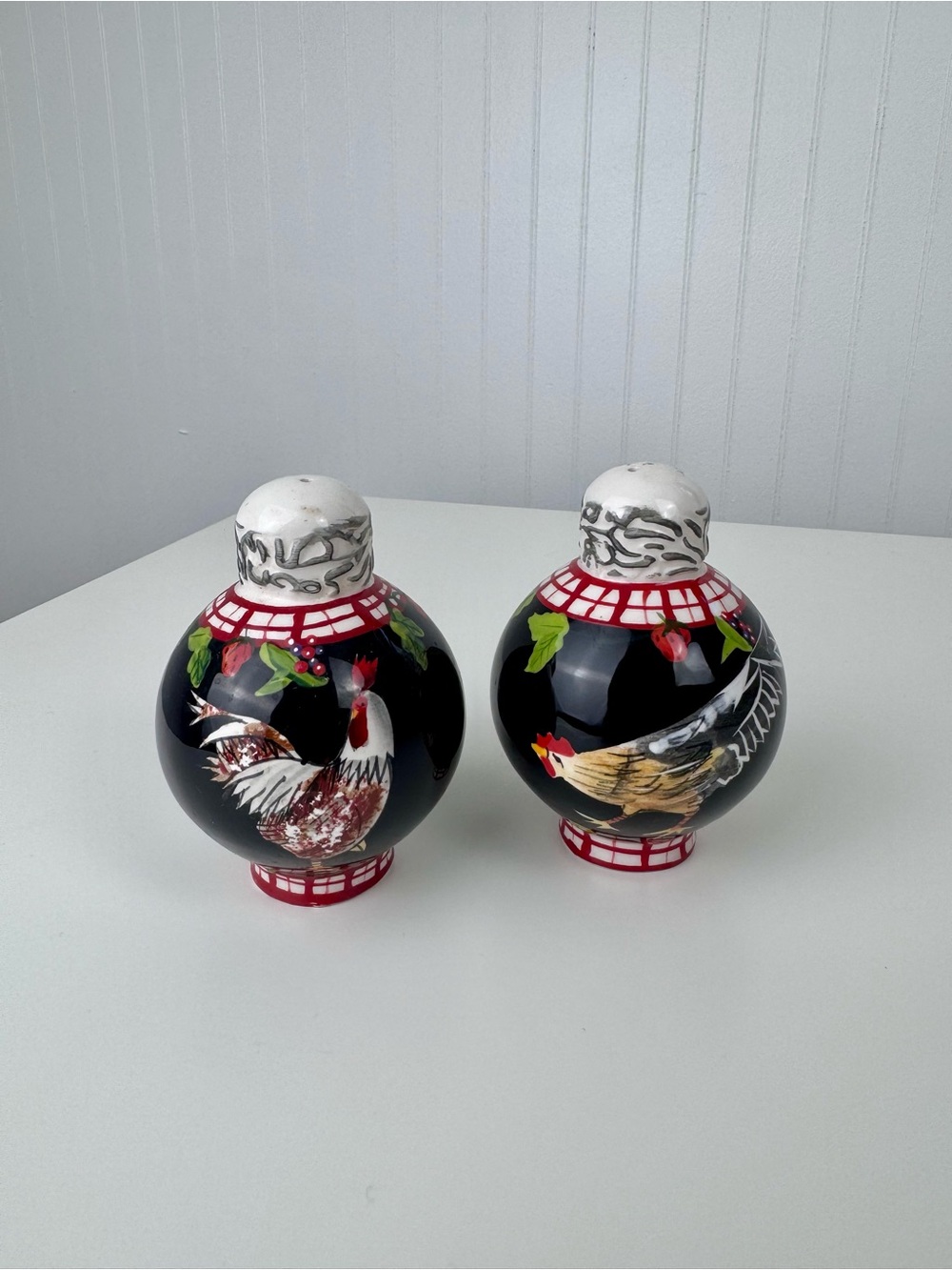 Chicken Rooster Salt and Pepper Shakers